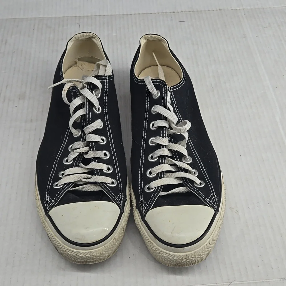 Converse Black and White Canvas Sneakers 10M 12W